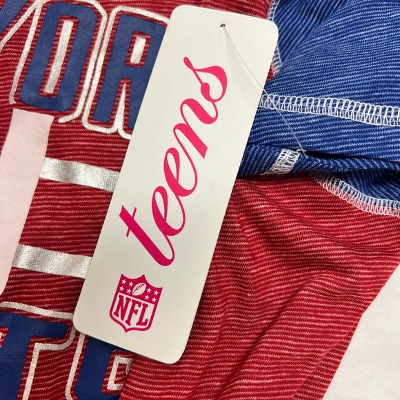 New York Giants V-Neck T-Shirt - Picture 7 of 9